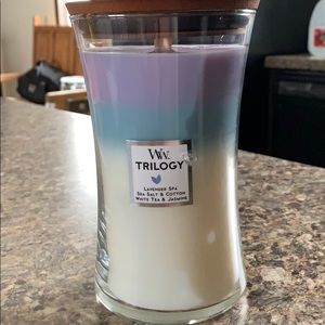 brand new wood wick candle, layers!